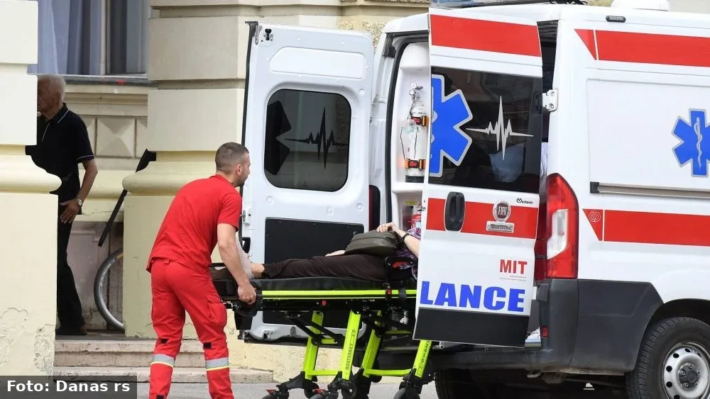 Maloletnik se upucao u vrat, hitnoj rekao da se igrao pištoljem
