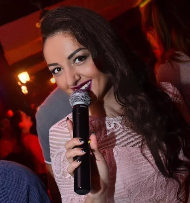 Nela Vidaković — srpska pop-folk pevačica